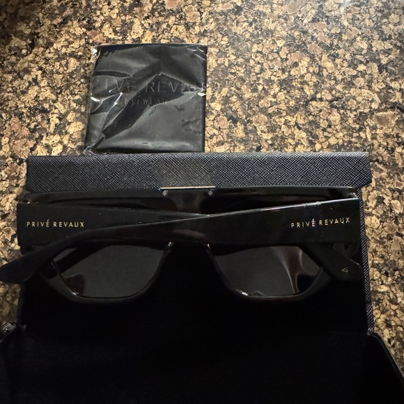 Brand new Black Privé Revaux Women's Sunglasses - Picture 3 of 7